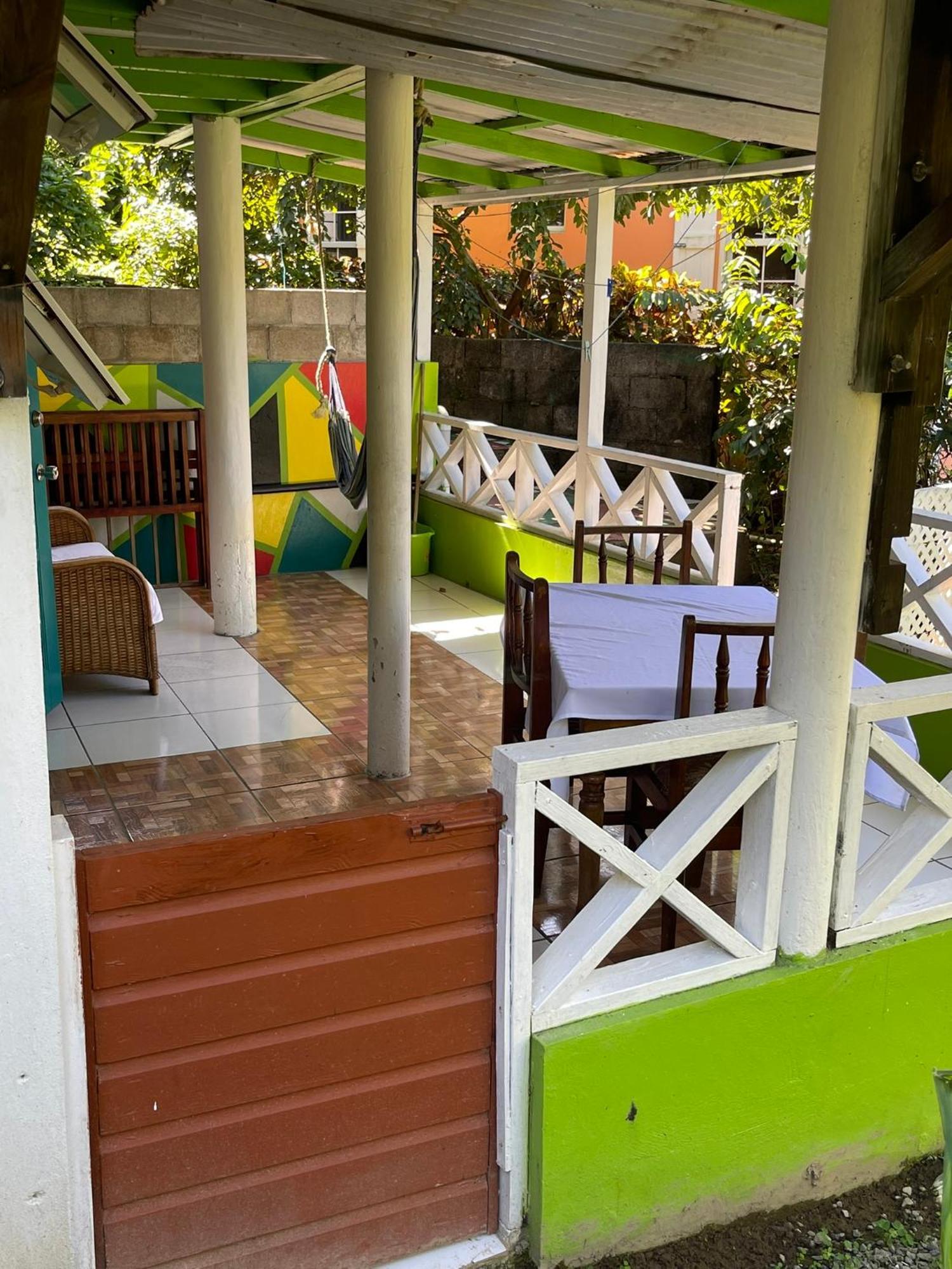 Le Petit Paradis Roseau Bagian luar foto