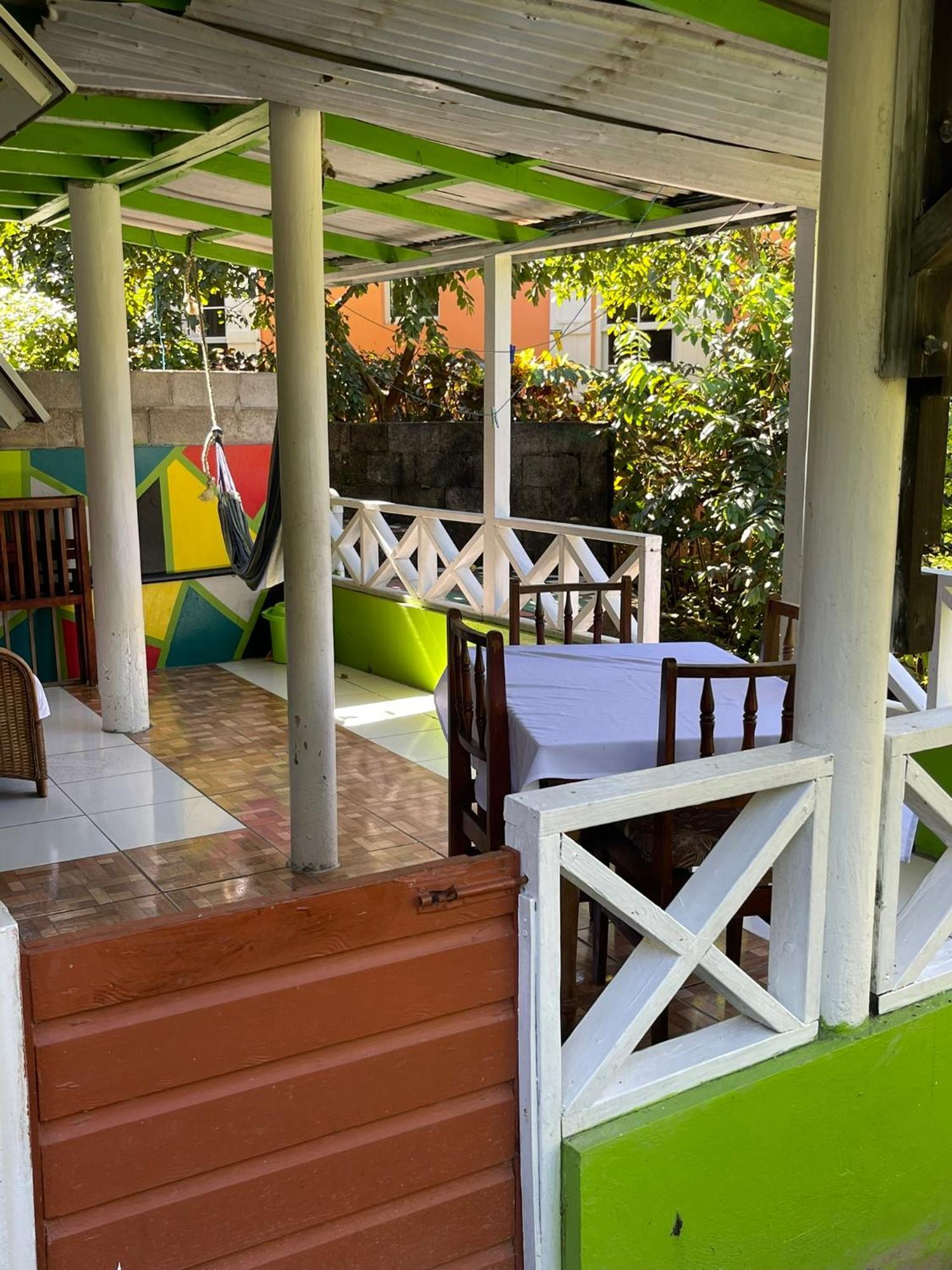 Le Petit Paradis Roseau Bagian luar foto